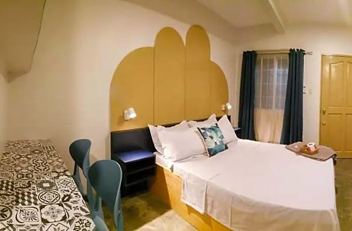 Hive -netflix,400mbps Wi-fi Hotel Manila