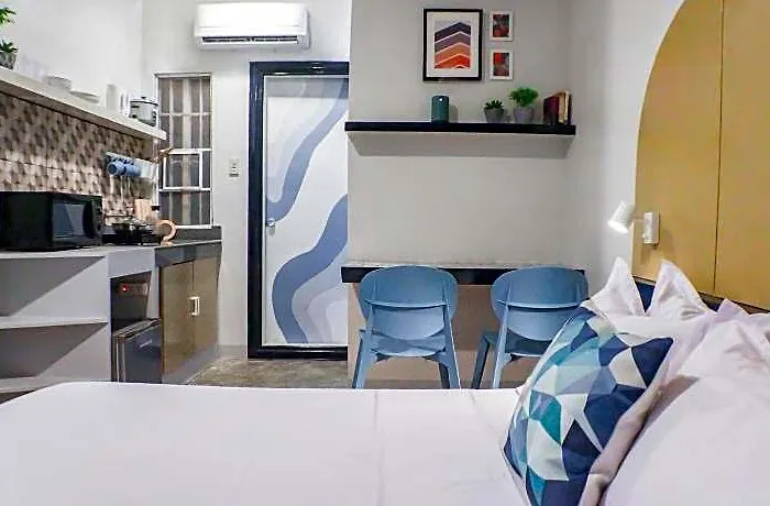 Hive -netflix,400mbps Wi-fi Hotel Manila