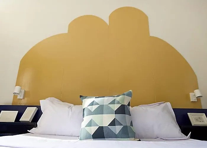 Hive -netflix,400mbps Wi-fi Manila